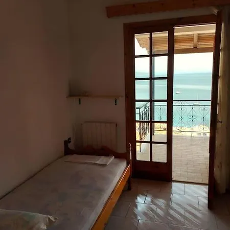 Two-storey Beautiful House With Amazing View Casa vacanze *